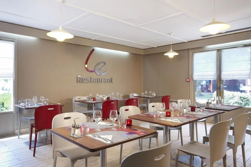 Kyriad Tarbes Bastillac 3*,  France