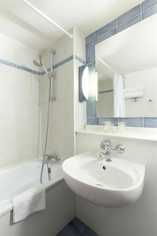 Kyriad Tarbes Bastillac Hotel